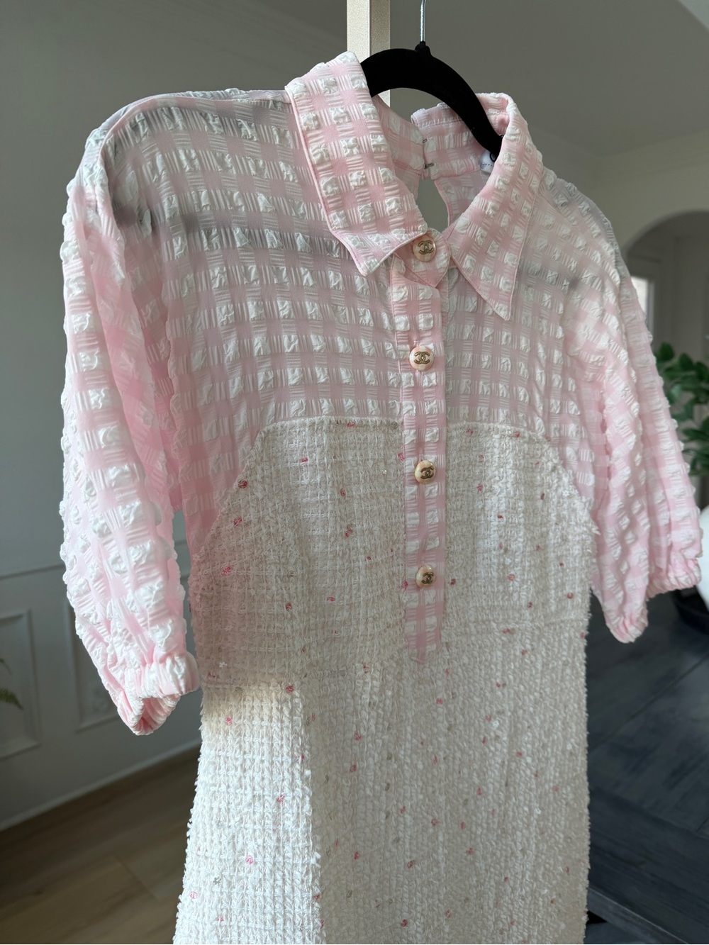 CHANEL Pink Seersucker & Tweed Mini Dress
Size FR 36 / US 4 - Picture 3 of 12